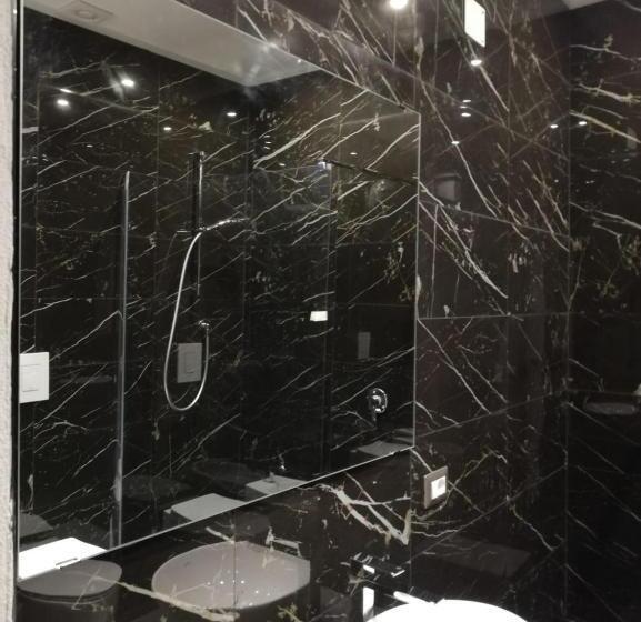 اتاق استاندارد, Sant Efisio Host