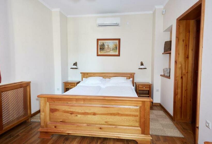 スタンダードルーム, Sarok Vendégház