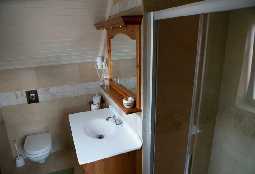 スタンダードルーム, Sarok Vendégház