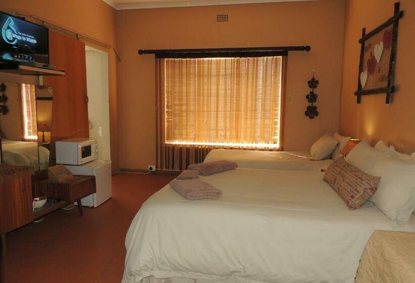 ファミリールーム, The Big Tree Guest House