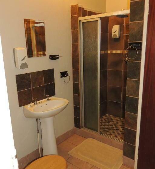Семейный Номер, The Big Tree Guest House