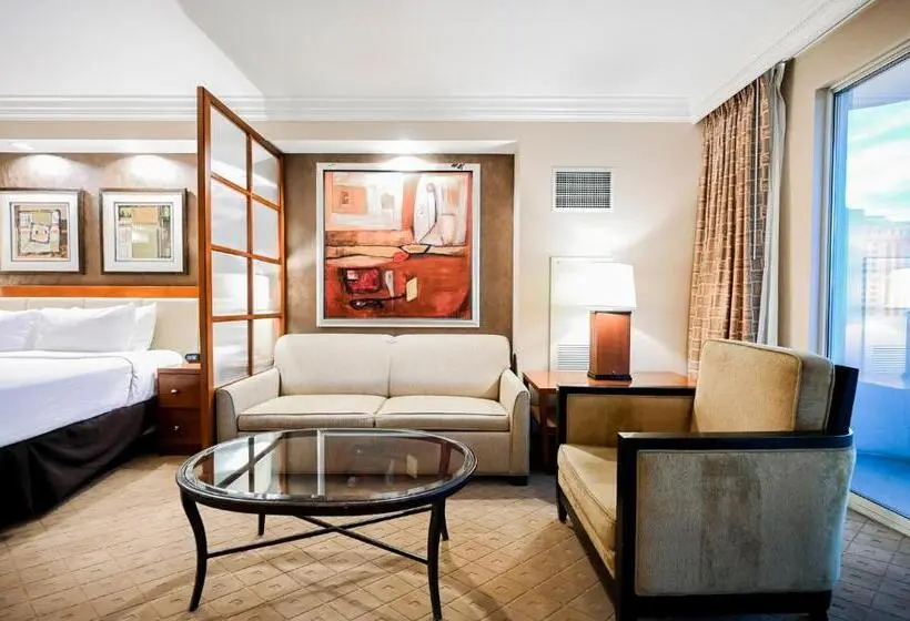 استودیو استاندارد با بالکن, Stripviewsuites At Signature