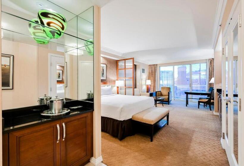 バルコニー付きスタンダードステューディオ, Stripviewsuites At Signature