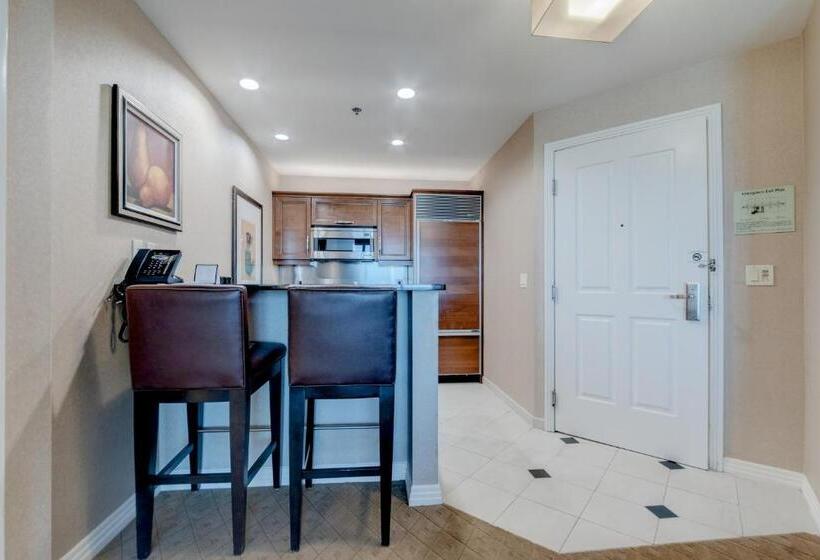 2ベッドルームアパートメント, Stripviewsuites At Signature