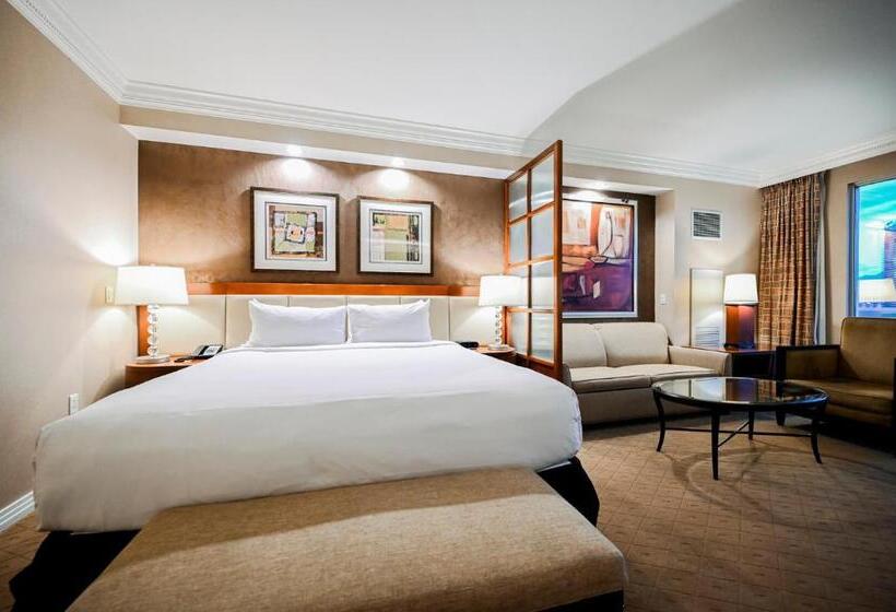 バルコニー付きスタンダードステューディオ, Stripviewsuites At Signature