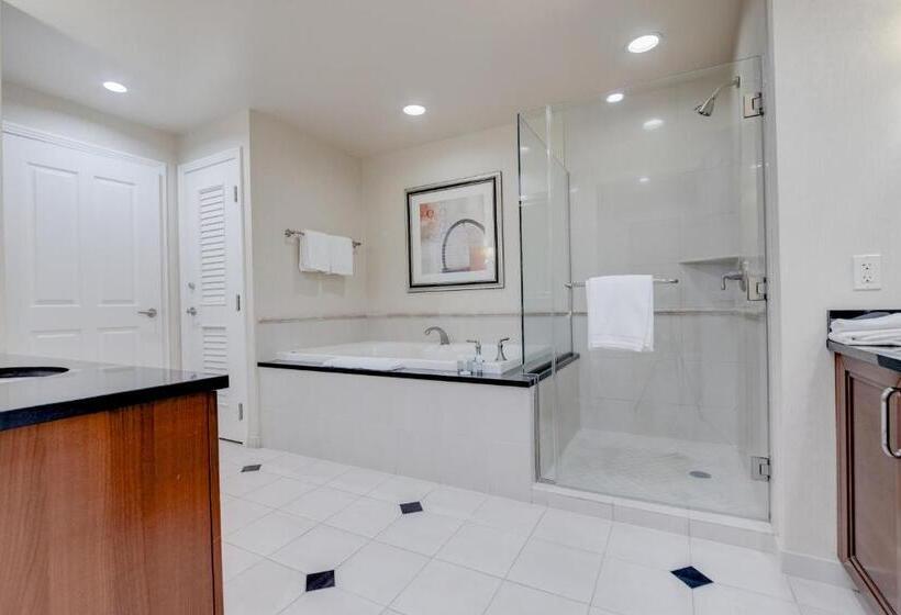 2ベッドルームアパートメント, Stripviewsuites At Signature