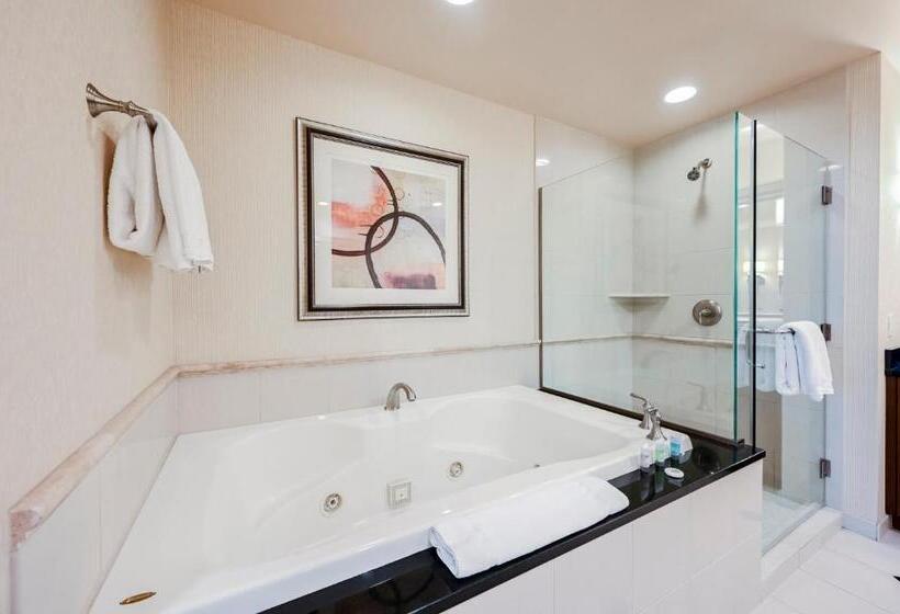 1ベッドルームアパートメント, Stripviewsuites At Signature