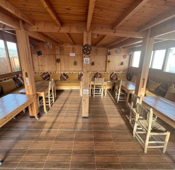 غرفة قياسية حمام مشترك, Dar Surf