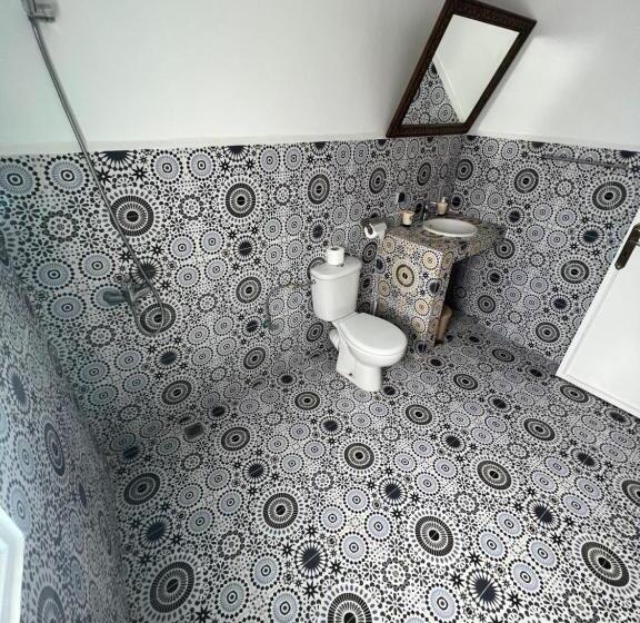 غرفة قياسية, Dar Surf