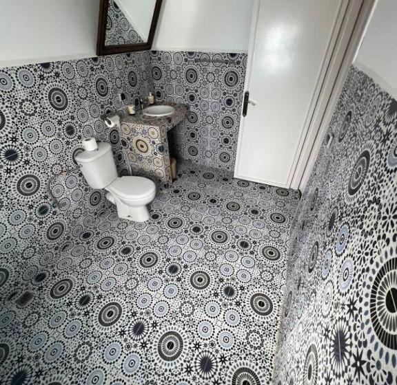 غرفة قياسية, Dar Surf