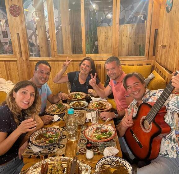 غرفة إقتصادية, Dar Surf