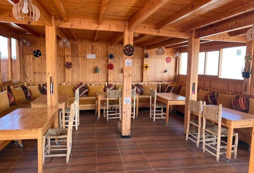 غرفة قياسية, Dar Surf