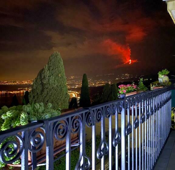 غرفة ديلوكس مطلّة علي البحر مزوَّدة بشُرفة, Chiaro Di Luna