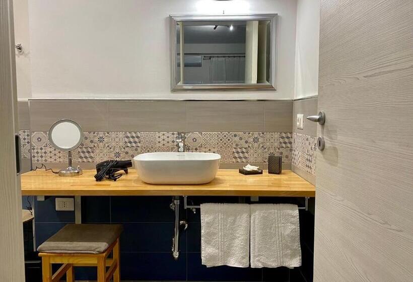 غرفة قياسية, Chiaro Di Luna