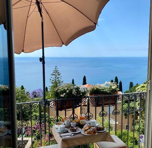 اتاق استاندارد با بالکن و چشمانداز دریا, Chiaro Di Luna