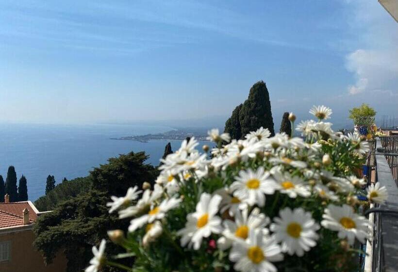 غرفة ديلوكس مطلّة علي البحر مزوَّدة بشُرفة, Chiaro Di Luna