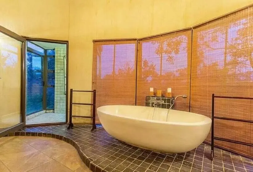 Talo 1 Makuuhuone, Tholo Private Game Lodge