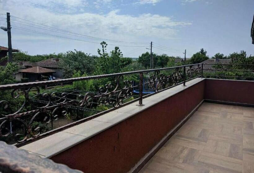 标准间带阳台, Guest House Ezerets