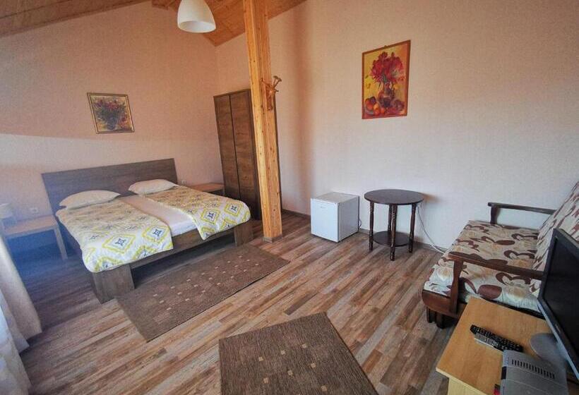 스탠다드 발코니 룸, Guest House Ezerets