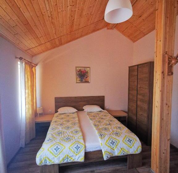 标准间带阳台, Guest House Ezerets