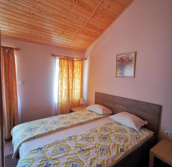 Номер Стандарт с Балконом, Guest House Ezerets