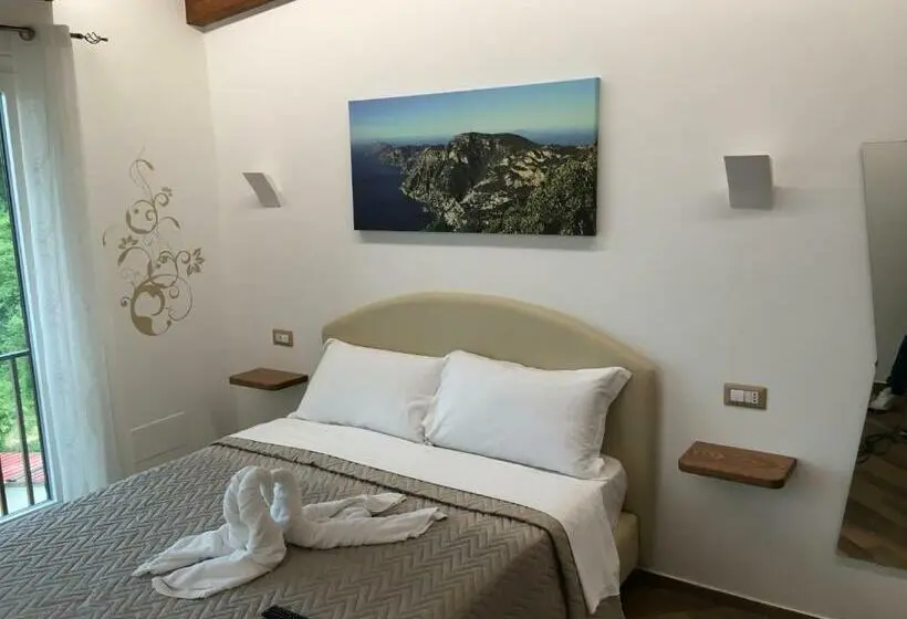 デラックスルーム, Il Covo Degli Dei
