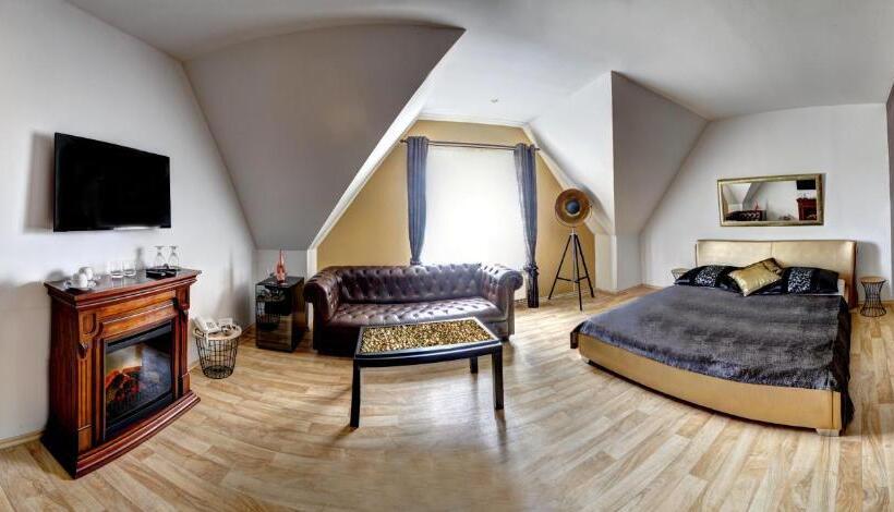 デラックスルーム, Penzion Tillerova Vila