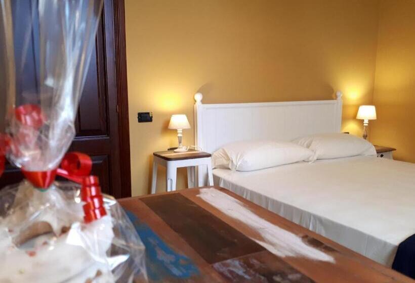 غرفة قياسية مزوَّدة بشُرفة, Sofia Family Suites