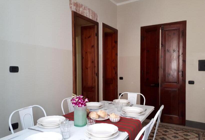 Полулюкс с Балконом, Sofia Family Suites