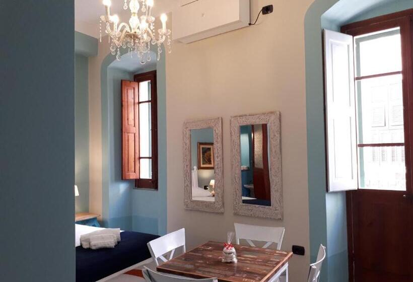 Полулюкс с Балконом, Sofia Family Suites