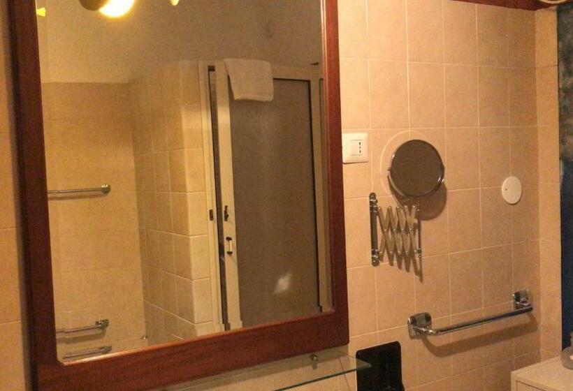 اتاق استاندارد اینتریور, Viale Italia 41: I Migliori Anni