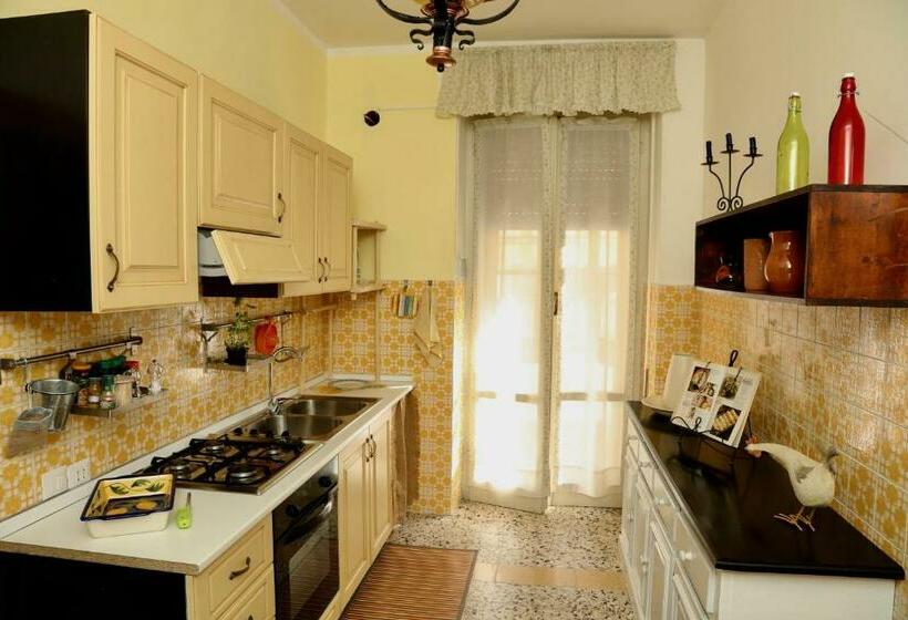 اتاق استاندارد اینتریور, Viale Italia 41: I Migliori Anni
