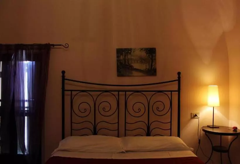 اتاق استاندارد با سرویس بهداشتی مشترک, B&b Flaiano