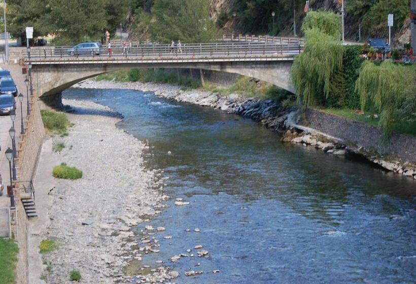 标准三人间, De Rei