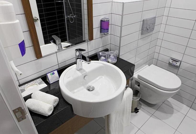 스탠다드 룸 더블 침대, Holiday Inn Express Manisa West, An Ihg