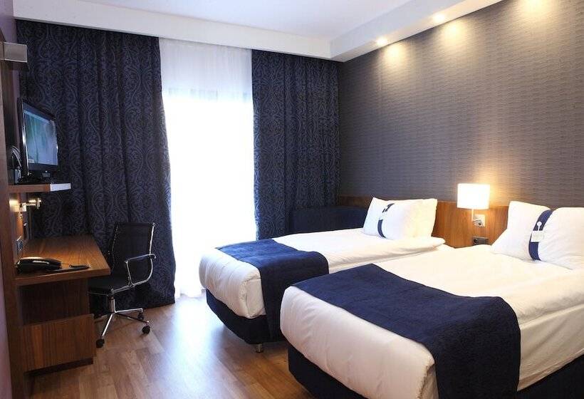 스탠다드 룸 더블 침대, Holiday Inn Express Manisa West, An Ihg