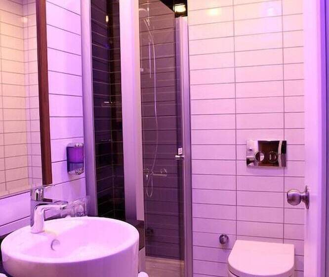 스탠다드 룸 더블 침대, Holiday Inn Express Manisa West, An Ihg