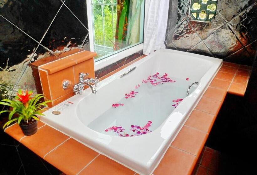 اتاق سوپریور, Khaolak Boutique Hertitage