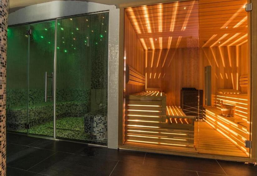 اتاق استاندارد سه نفره, Kostelski Buk