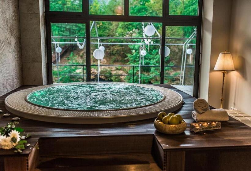 اتاق سوپریور سه تخته, Kostelski Buk