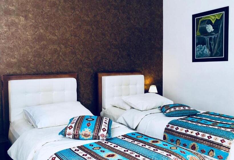 اتاق استاندارد, Kostelski Buk