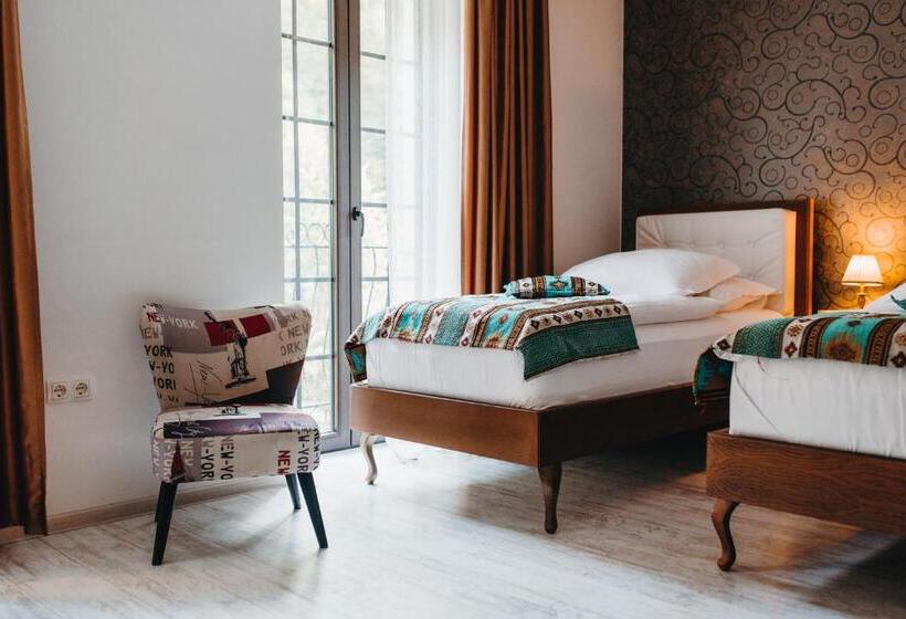 اتاق استاندارد, Kostelski Buk