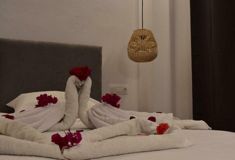 バルコニー付きスタンダードルーム, Manos Pension