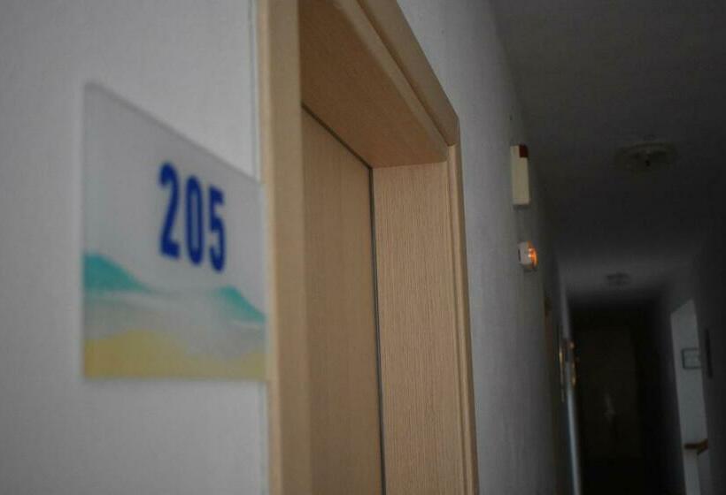 バルコニー付きスタンダードルーム, Manos Pension