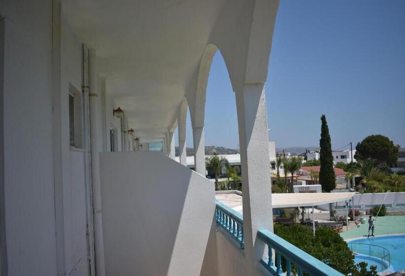 バルコニー付きスタンダードルーム, Manos Pension