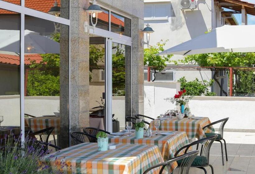 غرفة قياسية فردية, Downtown Private Rooms