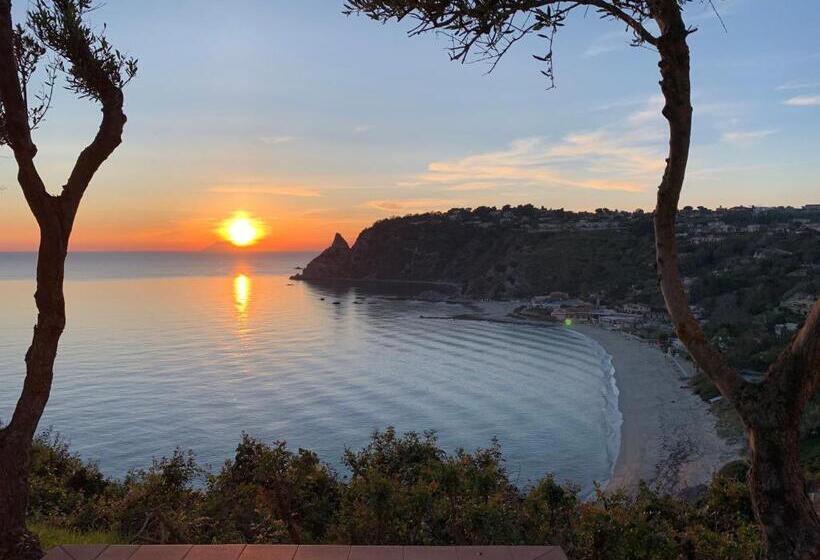 Номер Deluxe Вид на Море с Балконом, Villaggio Calispera