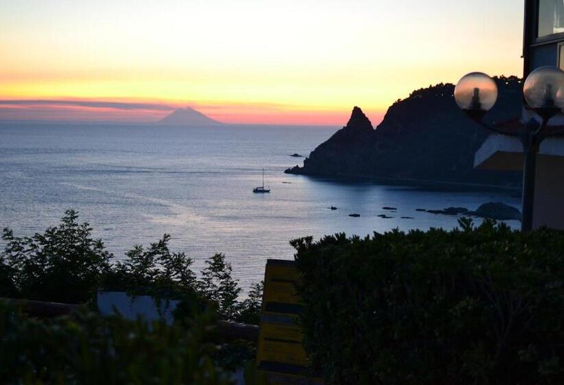 Номер Deluxe Вид на Море с Балконом, Villaggio Calispera