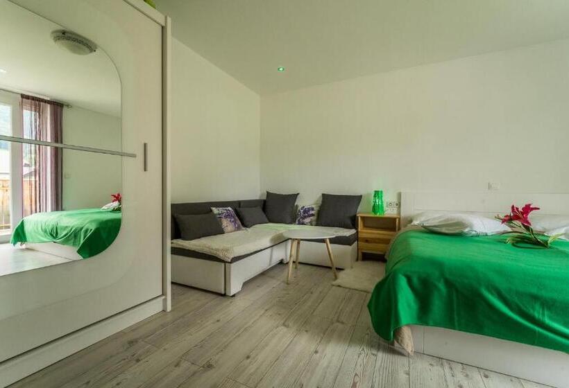 اتاق استاندارد سه تخته با بالکن, Aparthotel Pr Jakapč