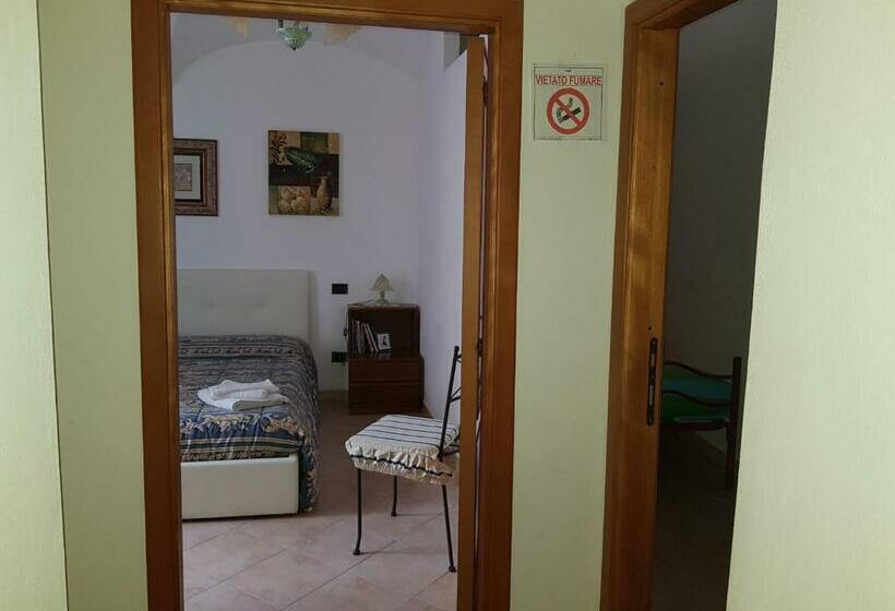 غرفة قياسية ثلاثية, B&b Da Antonella